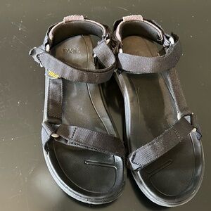 Women’s Used Black Tevas Size 9